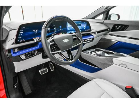 Certified 2025 Cadillac Optiq Sport 1 AWD/4WD image 11