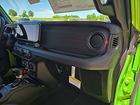 New 2025 Jeep Gladiator Rubicon w/ Safety Group image 82