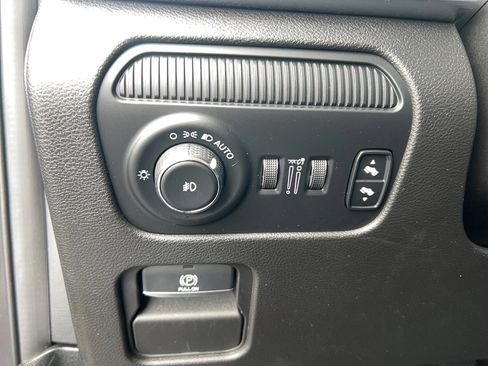 Used 2023 Jeep Wagoneer Series II w/ Convenience Group I image 17