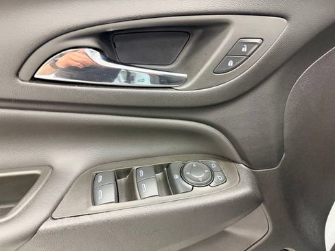 Certified 2024 Chevrolet Equinox LT FWD image 18
