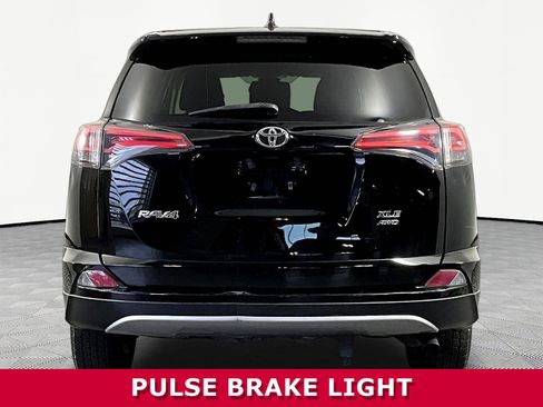 Used 2018 Toyota RAV4 XLE AWD/4WD image 5