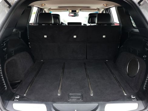 Used 2013 Jeep Grand Cherokee Limited image 24