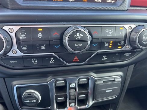 Used 2023 Jeep Gladiator Rubicon w/ Cold Weather Group image 22