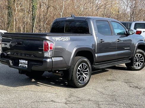 Used 2022 Toyota Tacoma TRD Sport w/ Technology Package AWD/4WD image 13