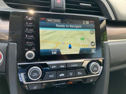 Used 2019 Honda Civic Touring image 14