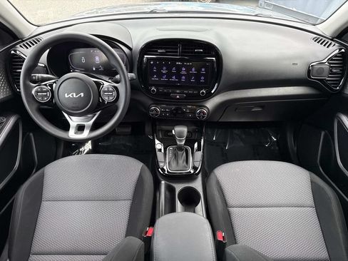 Used 2023 Kia Soul S FWD image 19