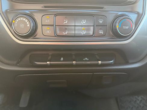 Used 2015 Chevrolet Silverado 1500 LT image 30