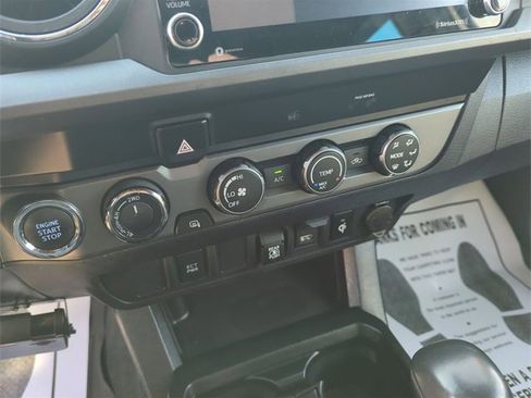 Used 2020 Toyota Tacoma TRD Sport image 17