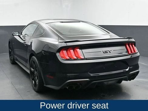 Used 2018 Ford Mustang GT w/ Black Accent Pkg RWD image 8