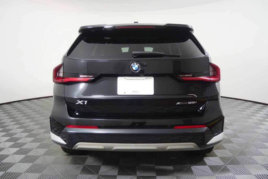 Certified 2025 BMW X1 xDrive28i w/ Convenience Package AWD/4WD image 5