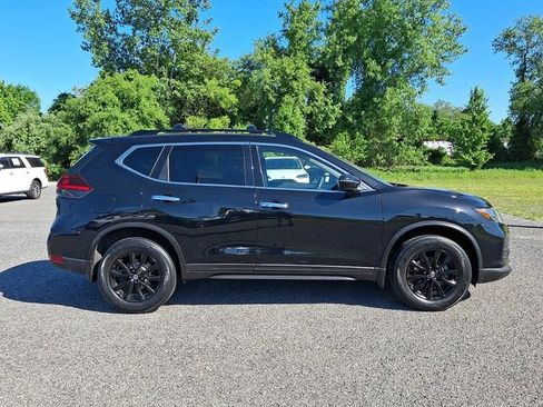 Used 2018 Nissan Rogue SV AWD/4WD image 7