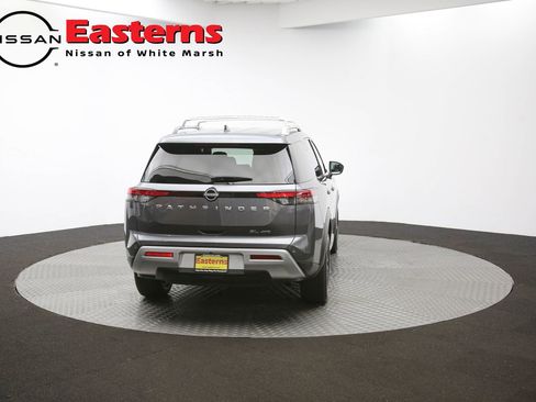 Used 2023 Nissan Pathfinder SL AWD/4WD image 37