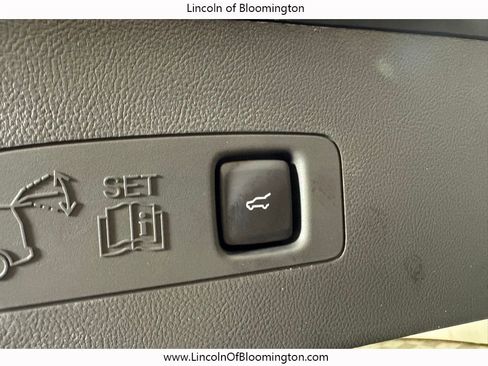 New 2025 Lincoln Corsair Reserve w/ Equipment Group 202A image 18