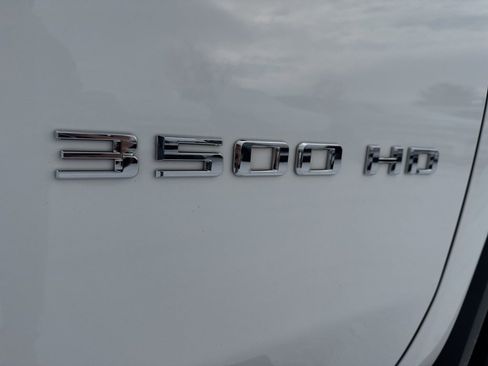 Used 2022 Chevrolet Silverado 3500 LT image 49
