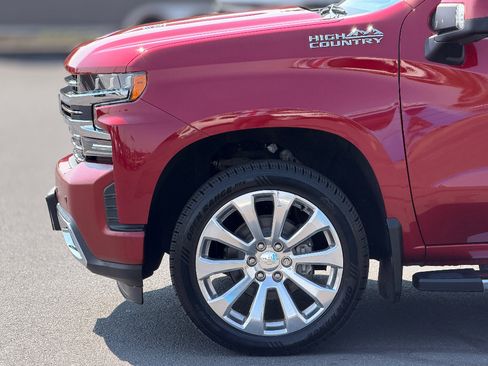 Used 2019 Chevrolet Silverado 1500 High Country w/ Technology Package AWD/4WD image 17