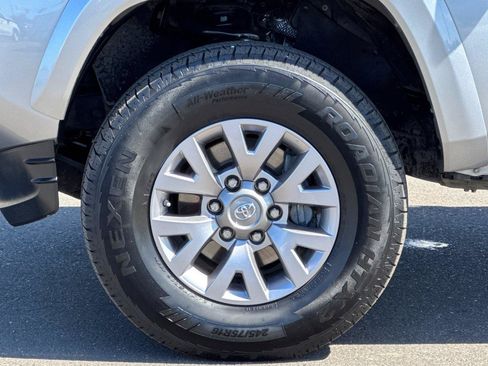 Used 2017 Toyota Tacoma SR5 w/ Tow Package image 27