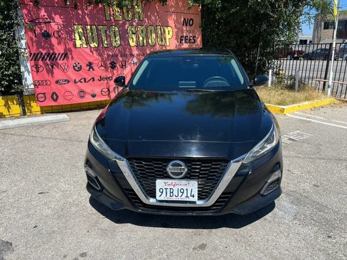 Used 2021 Nissan Altima 2.5 SV FWD image 2