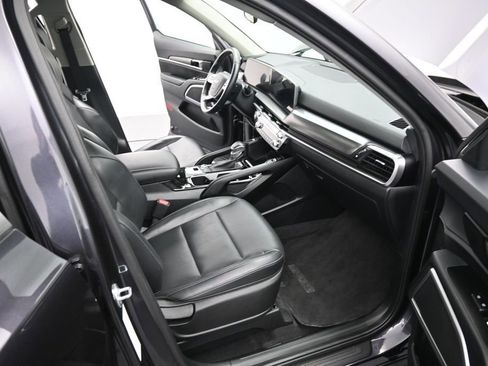 Used 2025 Kia Telluride S AWD/4WD image 39