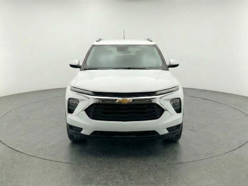 Used 2025 Chevrolet TrailBlazer LT w/ Driver Confidence Package AWD/4WD image 2