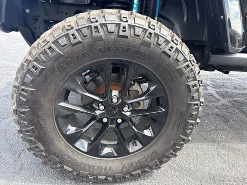 Used 2022 Jeep Gladiator Overland AWD/4WD image 28