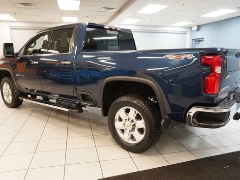 Used 2022 Chevrolet Silverado 2500 LTZ w/ LTZ Convenience Package AWD/4WD image 8
