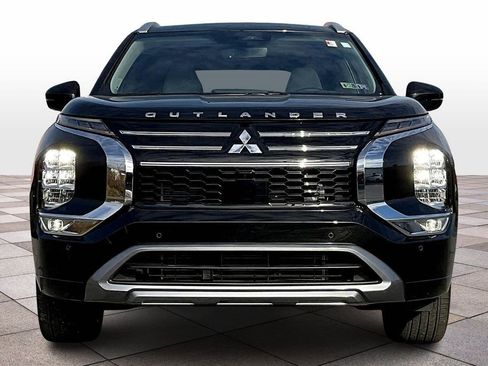 Used 2025 Mitsubishi Outlander SEL image 3