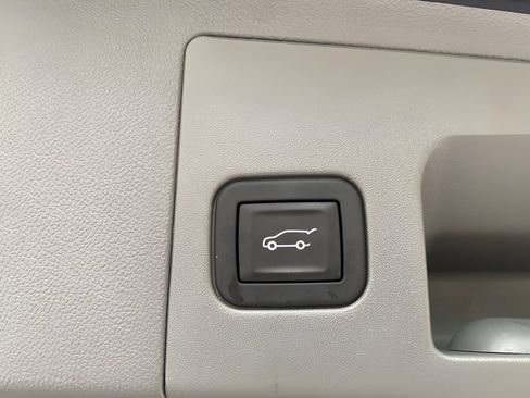 Certified 2025 Cadillac XT5 Premium Luxury AWD/4WD image 11