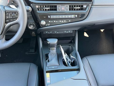 New 2025 Lexus ES 350 w/ Premium Package image 10