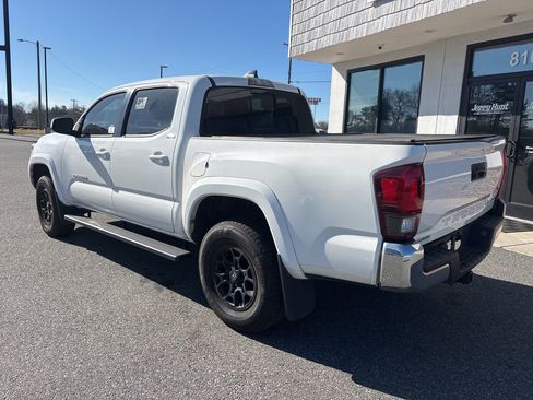 Used 2020 Toyota Tacoma SR5 image 6