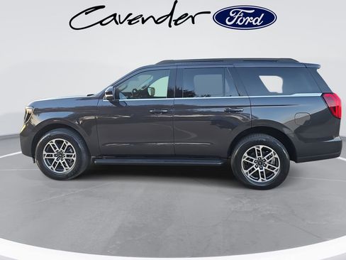 New 2025 Ford Expedition Active image 8