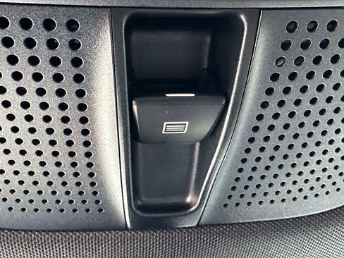 Used 2020 Mercedes-Benz GLC 300 4MATIC image 35