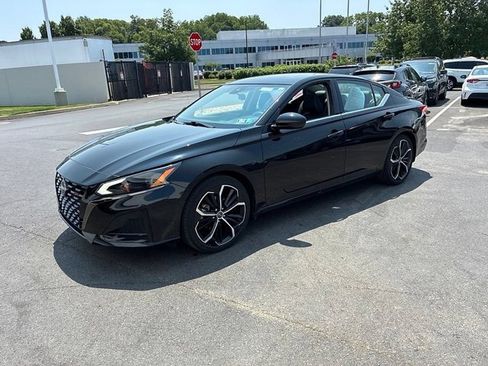 Used 2023 Nissan Altima 2.5 SR w/ SR Premium Package FWD image 17