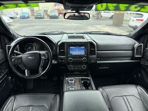 Used 2018 Ford Expedition Limited w/ Equipment Group 301A AWD/4WD image 19