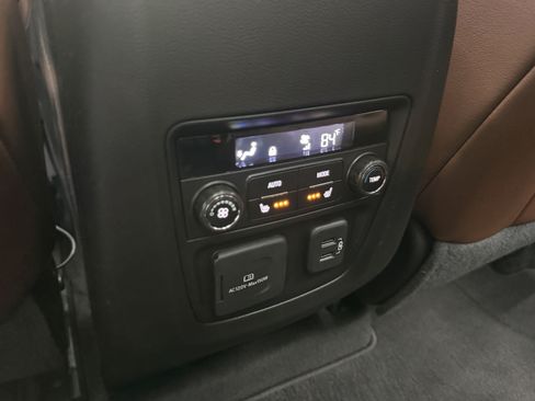 Used 2018 Buick Enclave Avenir w/ Avenir Technology Package AWD/4WD image 24