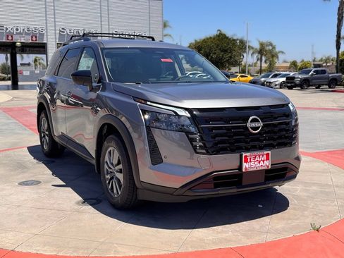 New 2026 Nissan Pathfinder SV w/ Cargo Package FWD image 2