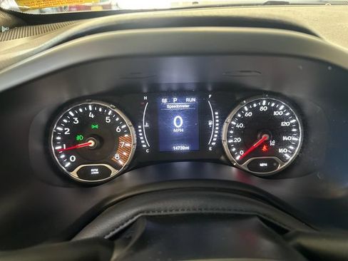 Used 2023 Jeep Renegade Latitude w/ Premium Group AWD/4WD image 11