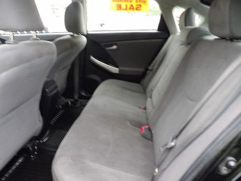 Used 2013 Toyota Prius Two image 9