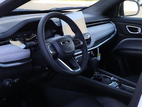 New 2024 Jeep Compass Latitude w/ Sun and Sound Group image 10