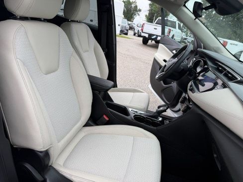 Used 2022 Buick Encore GX Select FWD image 35