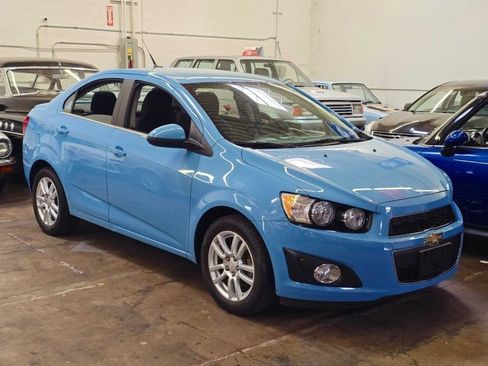 Used 2014 Chevrolet Sonic LT w/ Wheels and Fog Lamp Package FWD image 1