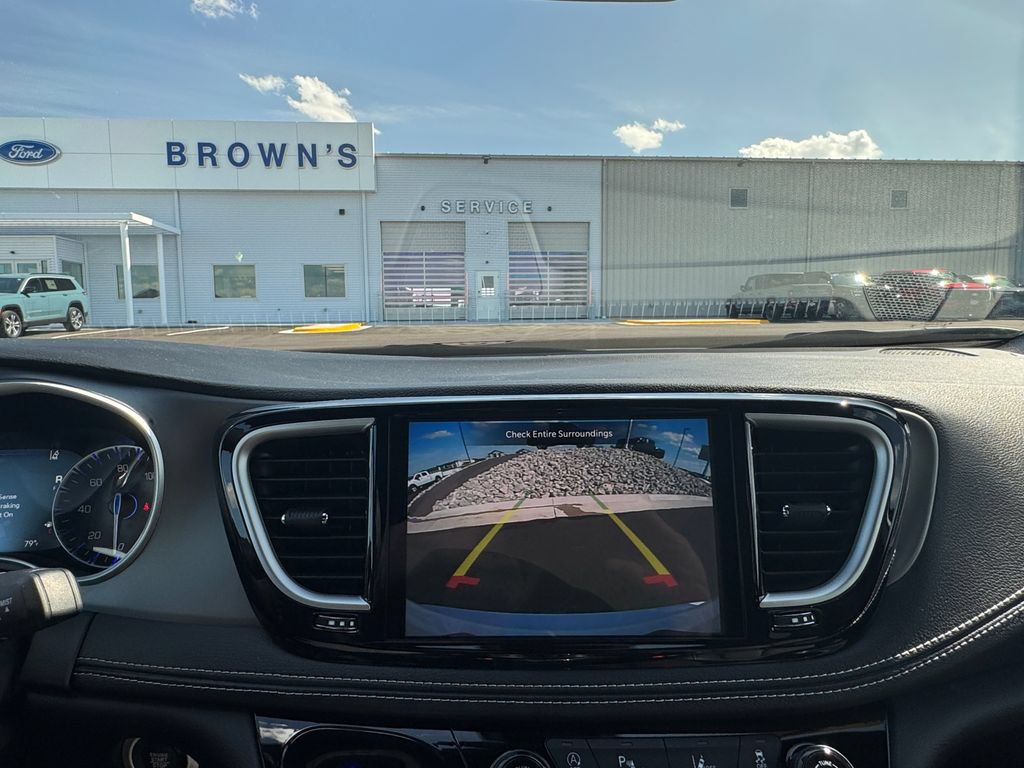 New 2027 Chrysler Pacifica Select FWD image 26