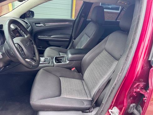 Used 2022 Chrysler 300 Touring w/ Sport Appearance Package RWD image 12