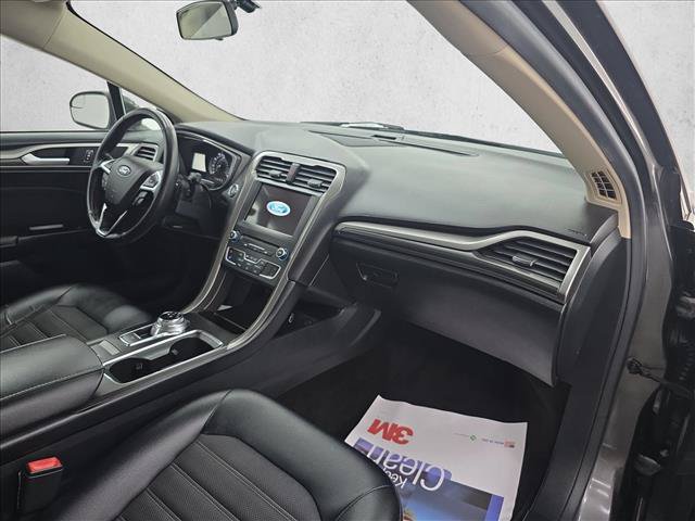 Used 2017 Ford Fusion SE w/ Equipment Group 201A FWD image 22