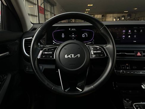 Used 2025 Kia Seltos S image 33