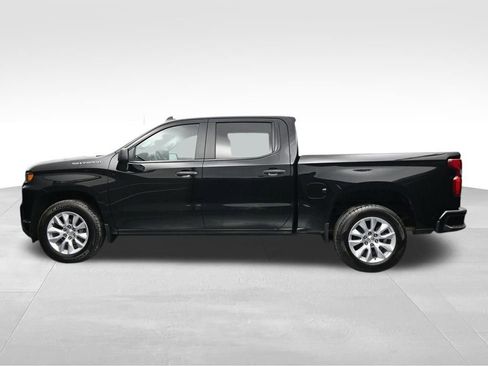 Used 2020 Chevrolet Silverado 1500 Custom w/ Custom Value Package RWD image 2