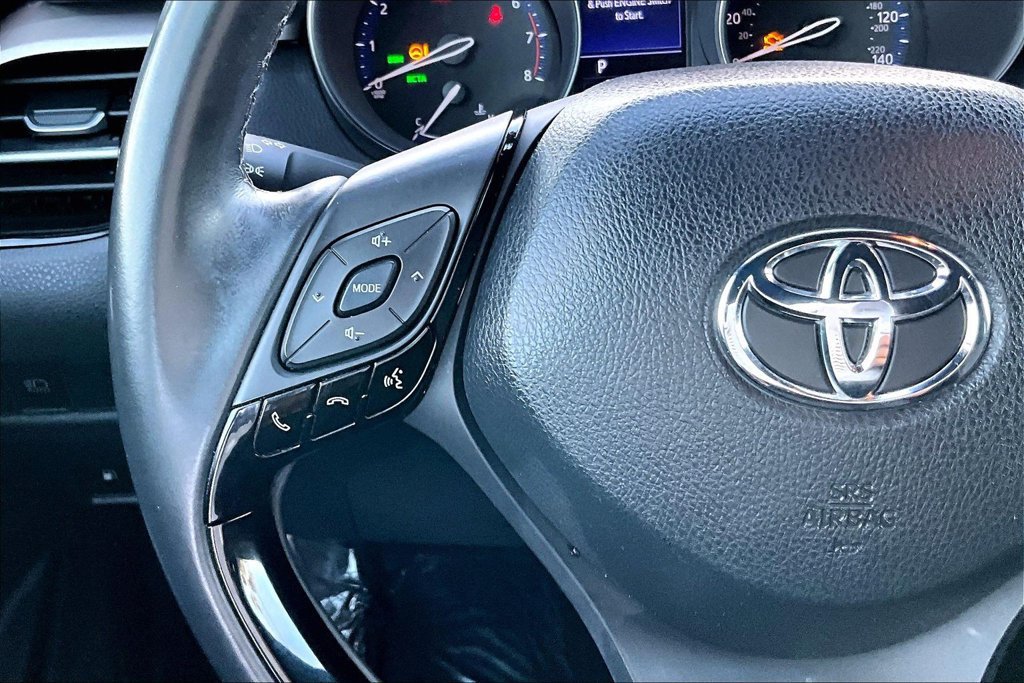 Used 2019 Toyota C-HR XLE FWD image 11