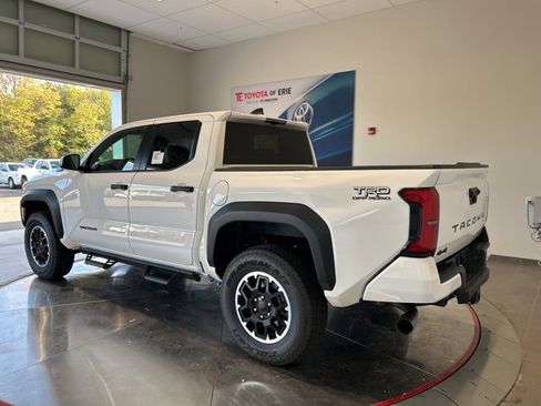 New 2025 Toyota Tacoma TRD Off-Road image 4