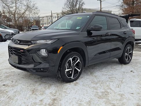 Used 2023 Chevrolet TrailBlazer RS w/ Convenience Package image 3