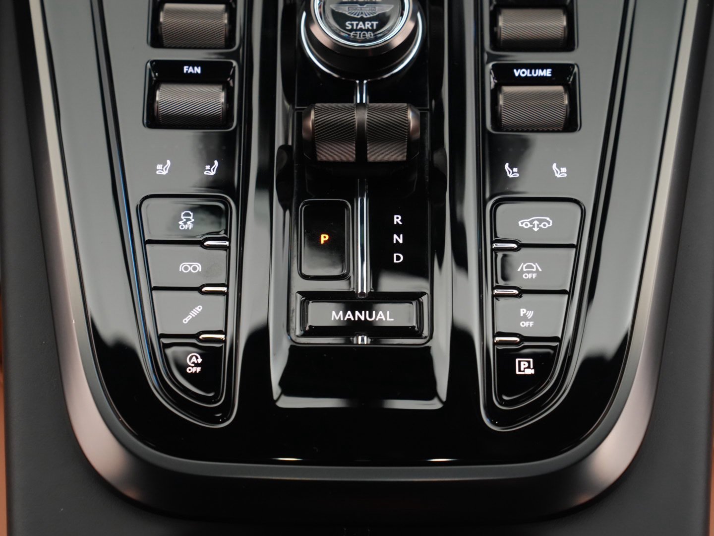 Used 2025 Aston Martin DBX 707 AWD/4WD image 32