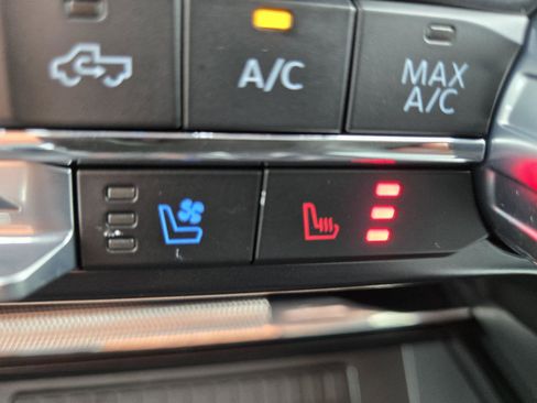 Used 2023 Ford F150 Limited image 46